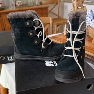 Sorel Black Boots with Gray Fur and Gold Accents